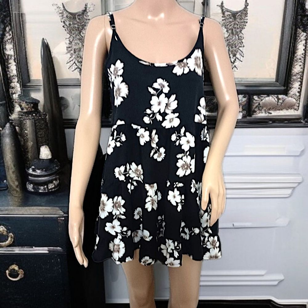 Brandy Melville Tiered Ruffle Dress One‎ Size Jada Dark Floral Romantic Coquette